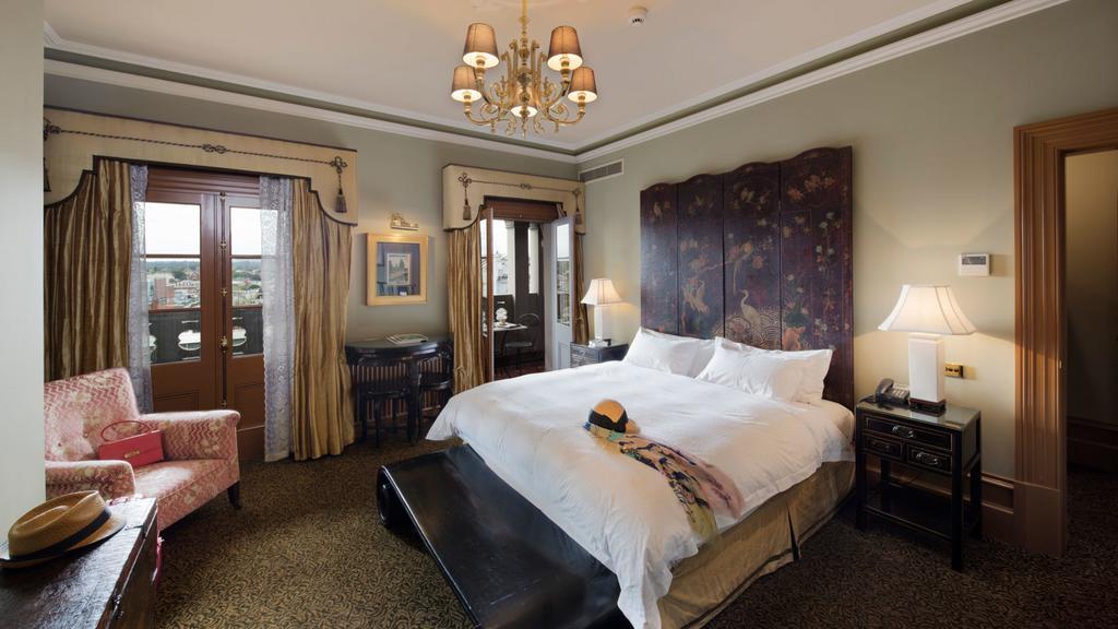 בלאראט Craig'S Royal Hotel מראה חיצוני תמונה A guest room at the Hotel de la Paix