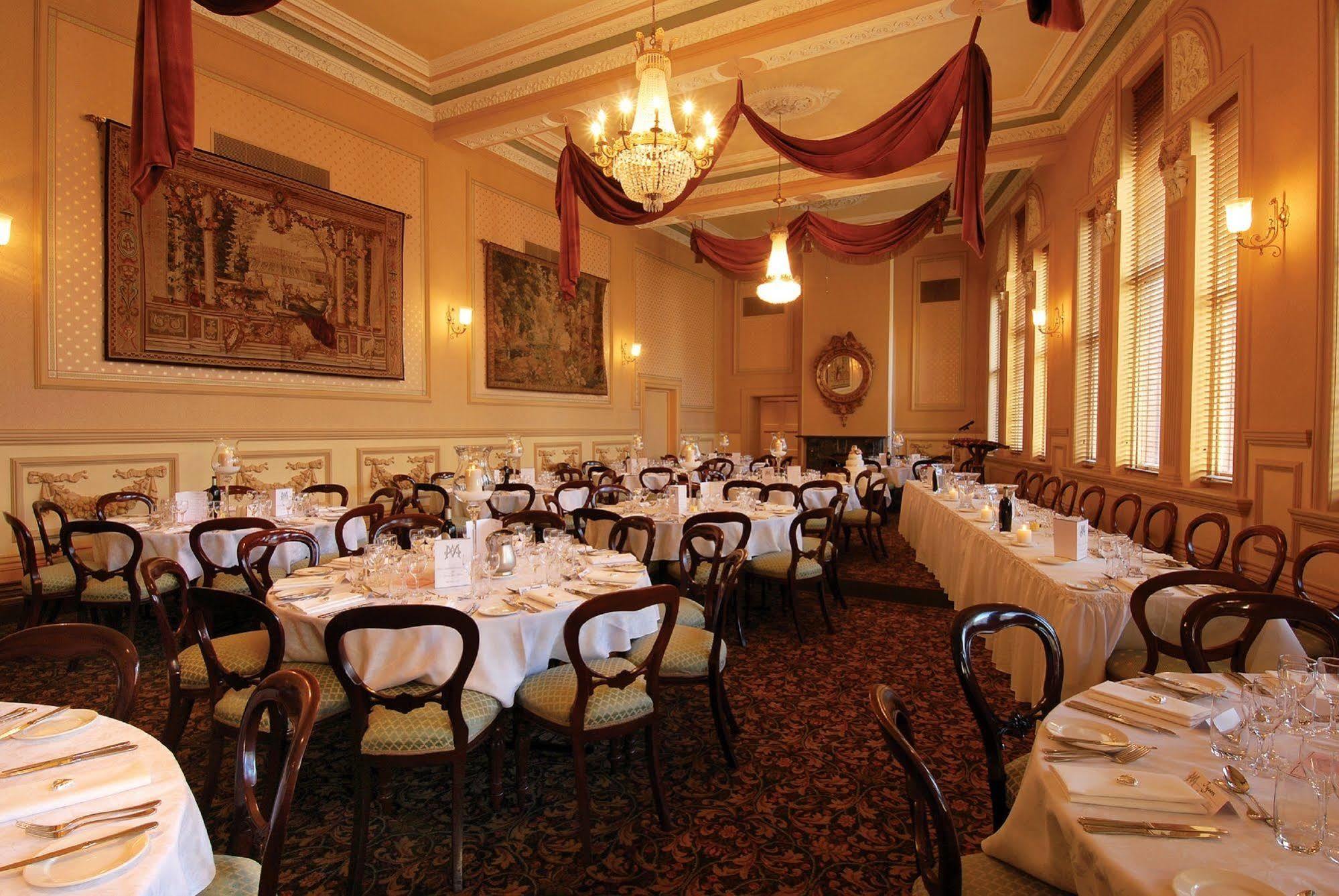 בלאראט Craig'S Royal Hotel מראה חיצוני תמונה The restaurant's interior