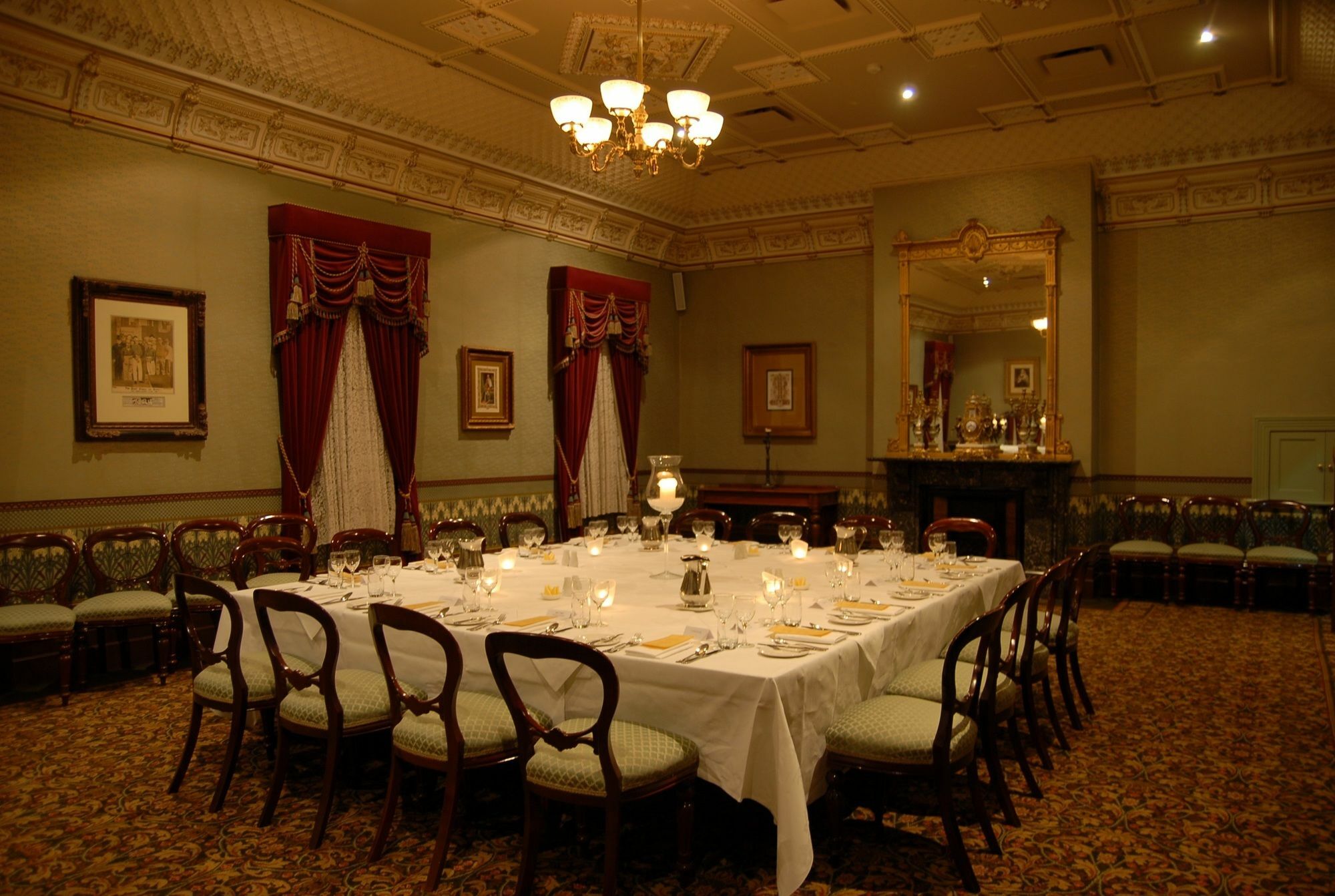 בלאראט Craig'S Royal Hotel מראה חיצוני תמונה The dining room at the Governor's Residence